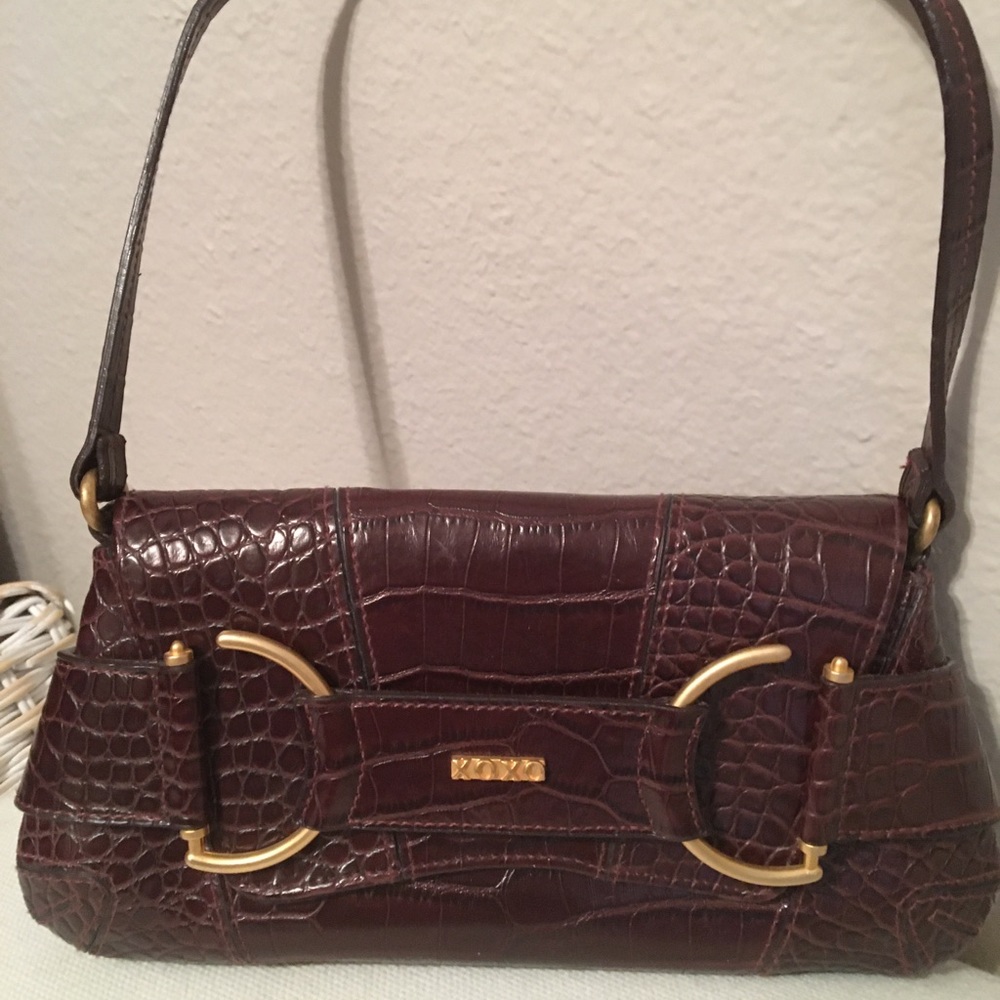 Small clutch-sized purse